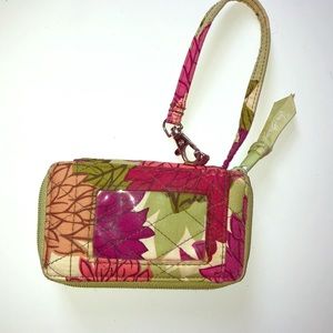 VERA BRADLEY All in One Wristlet